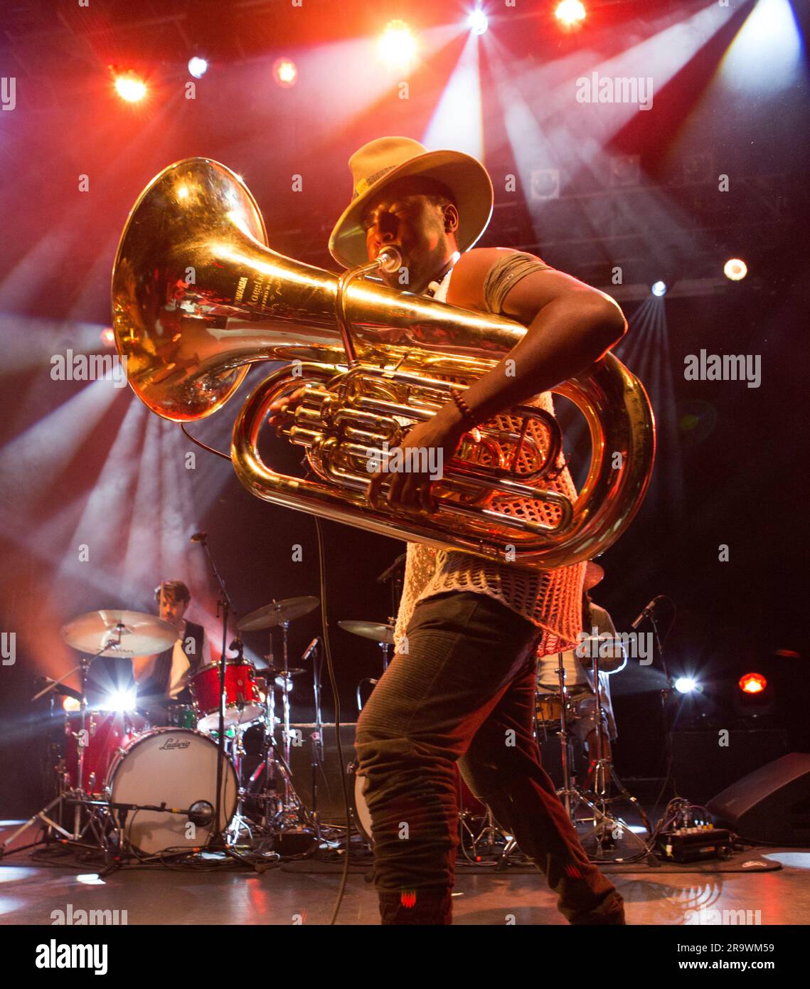 Il gruppo jazz britannico Sons of Kemet si esibisce al Koko Club di Camden, Londra. Foto Stock