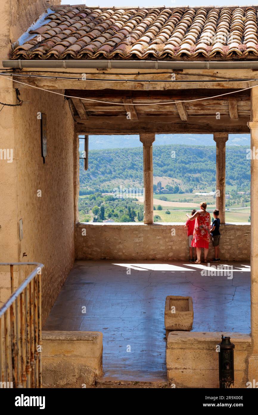 Villaggio medievale di Simiane-la-rotonde Forcalquier Provence-Alpes-Cotes d'Azur Francia Foto Stock
