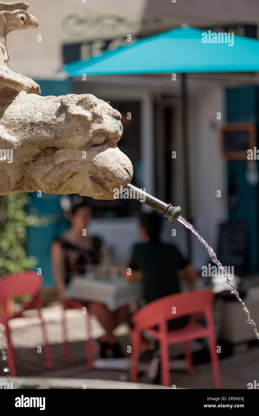 Place Saint-Michel con la sua fontana rinascimentale Forcalquier Provence-Alpes-Cotes d'Azur Francia Foto Stock