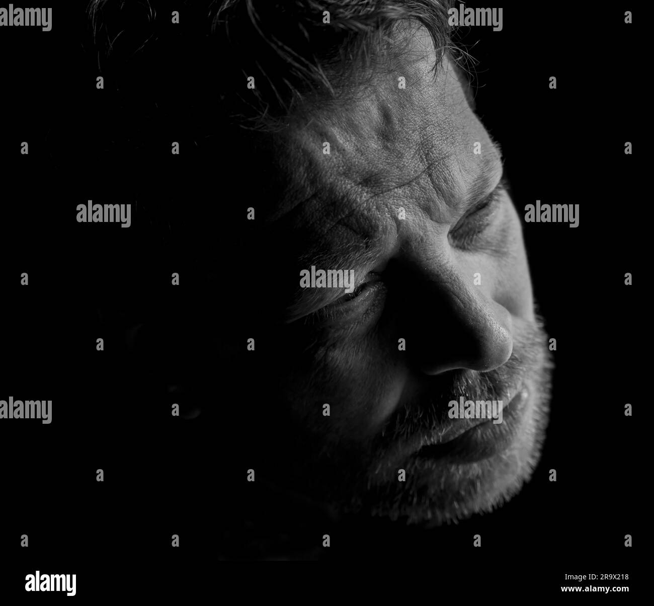 Colpo alla testa di un uomo maturo e bello con la barba in Svizzera Foto Stock