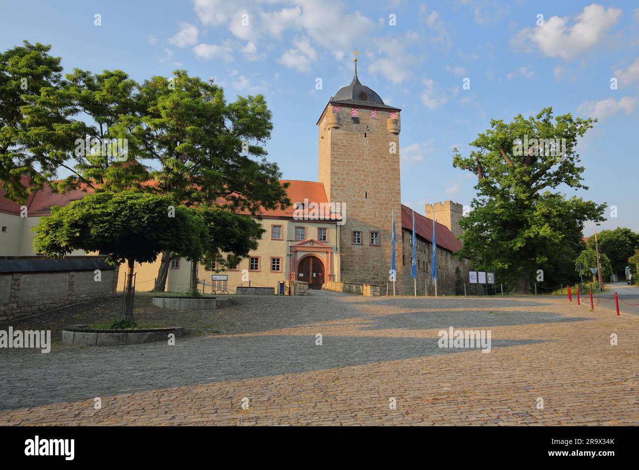 Castello con fossato costruito nel XII secolo con torre, Medioevo, Kapellendorf, Turingia, Germania Foto Stock