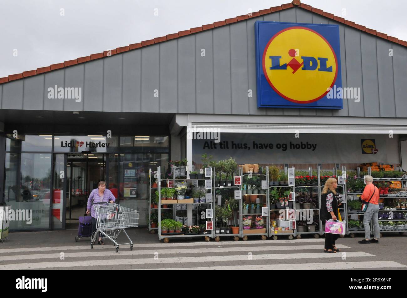 29 giugno 2023/ catena di negozi di alimentari Deutsche Lidl a Herlev, capitale danese, Copenaghen, Danimarca. (Foto: Francis Joseph Dean/Dean Pictures) Foto Stock