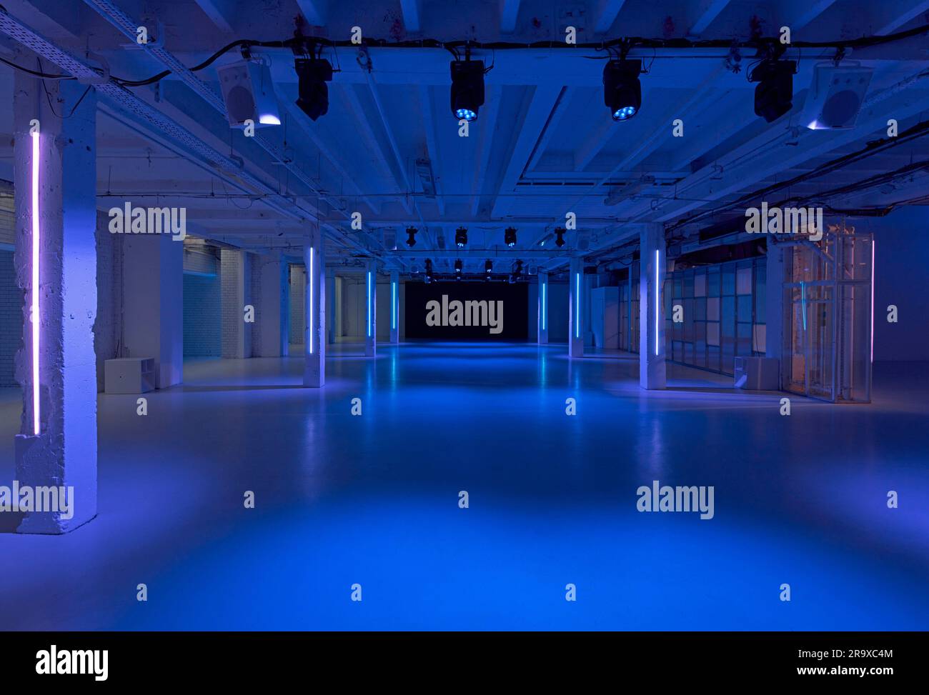 Studio nella sala principale. Victoria House Basement, Londra, Regno Unito. Architetto: na , 2021. Foto Stock
