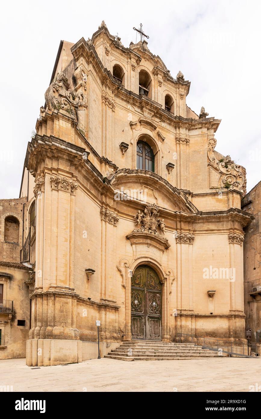 La chiesa di noto della Madonna del Carmine, risalente alla metà del XVIII secolo, presenta una facciata concava che si restringe in cima. On en Foto Stock