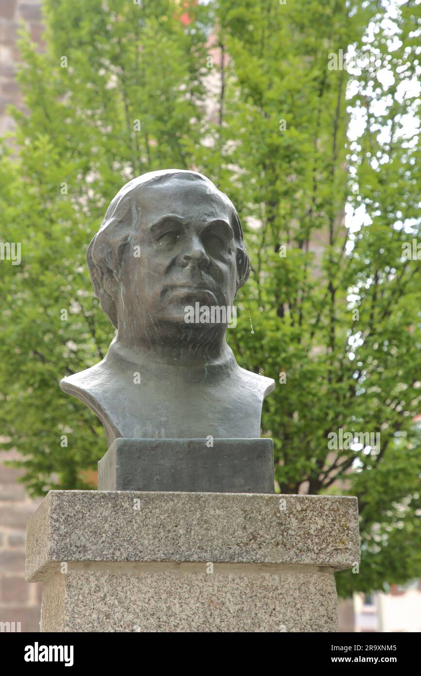 Monumento con busto di Sebastian Kneipp a Villingen, Villingen-Schwenningen, Foresta Nera meridionale, Foresta Nera, Baden-Württemberg, Germania Foto Stock