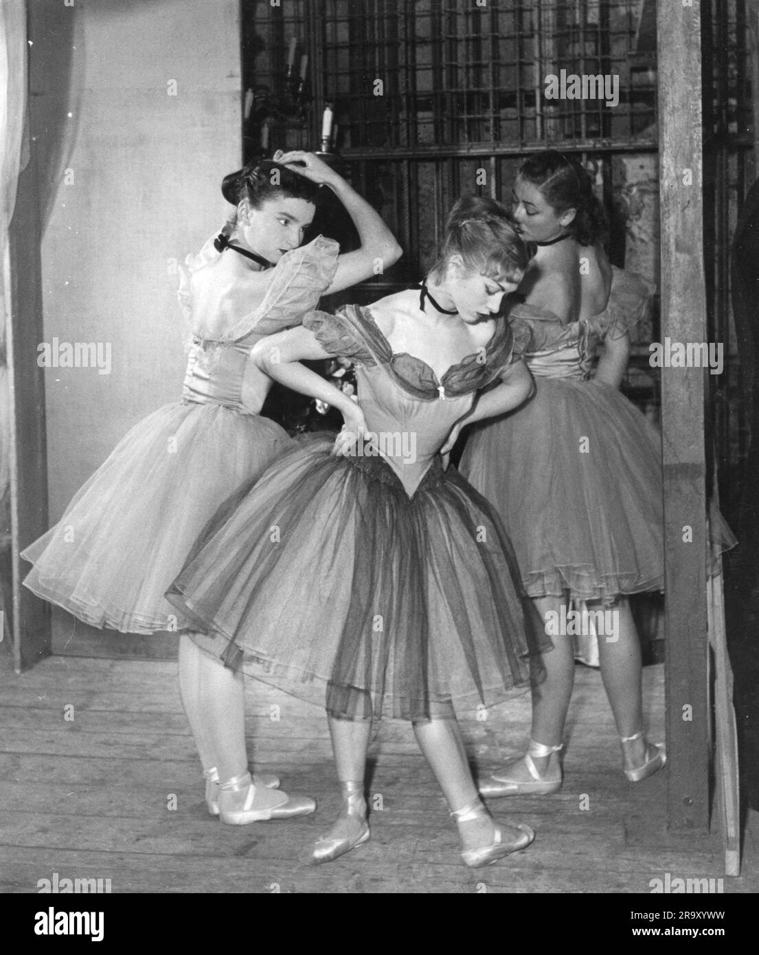 Danza, balletto, ballerini di balletto, riadattamento di un dipinto di Edgar Degas, Parigi, anni '1950, ULTERIORI-DIRITTI-CLEARANCE-INFO-NOT-AVAILABLE Foto Stock