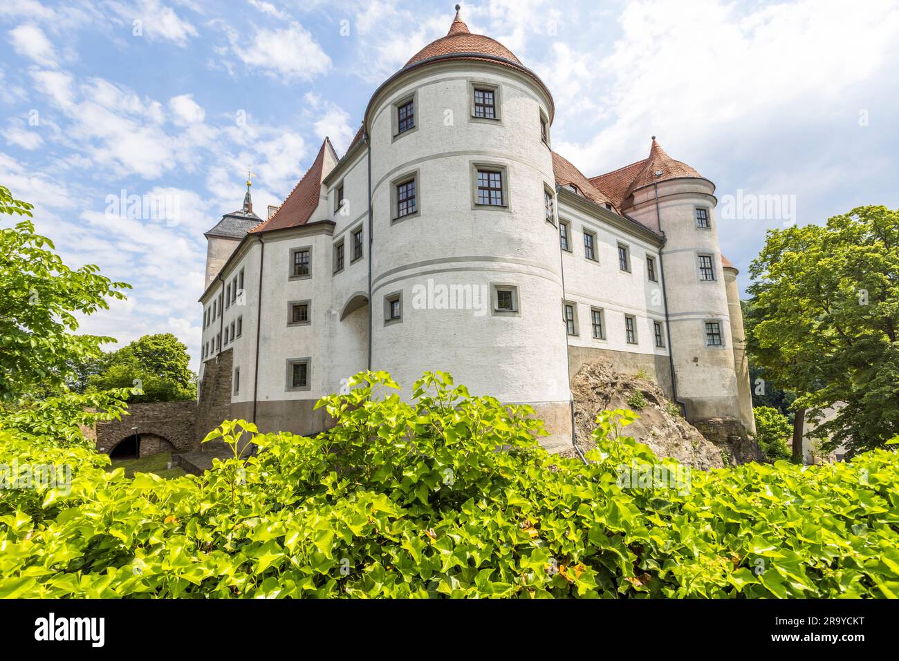 Castello di Nossen, Germania vicino Dresda. Il motivo del castello di Caspar David Friedrich Nossen con villaggio e ponte a tre archi, 1799, è ora nel Kupferstichkabinett di Berlino Foto Stock