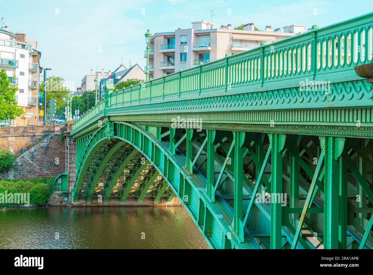 Ponte Général-de-la-Motte Rouge costruito nel 1885 sul fiume Erdre, Nantes, Francia Foto Stock