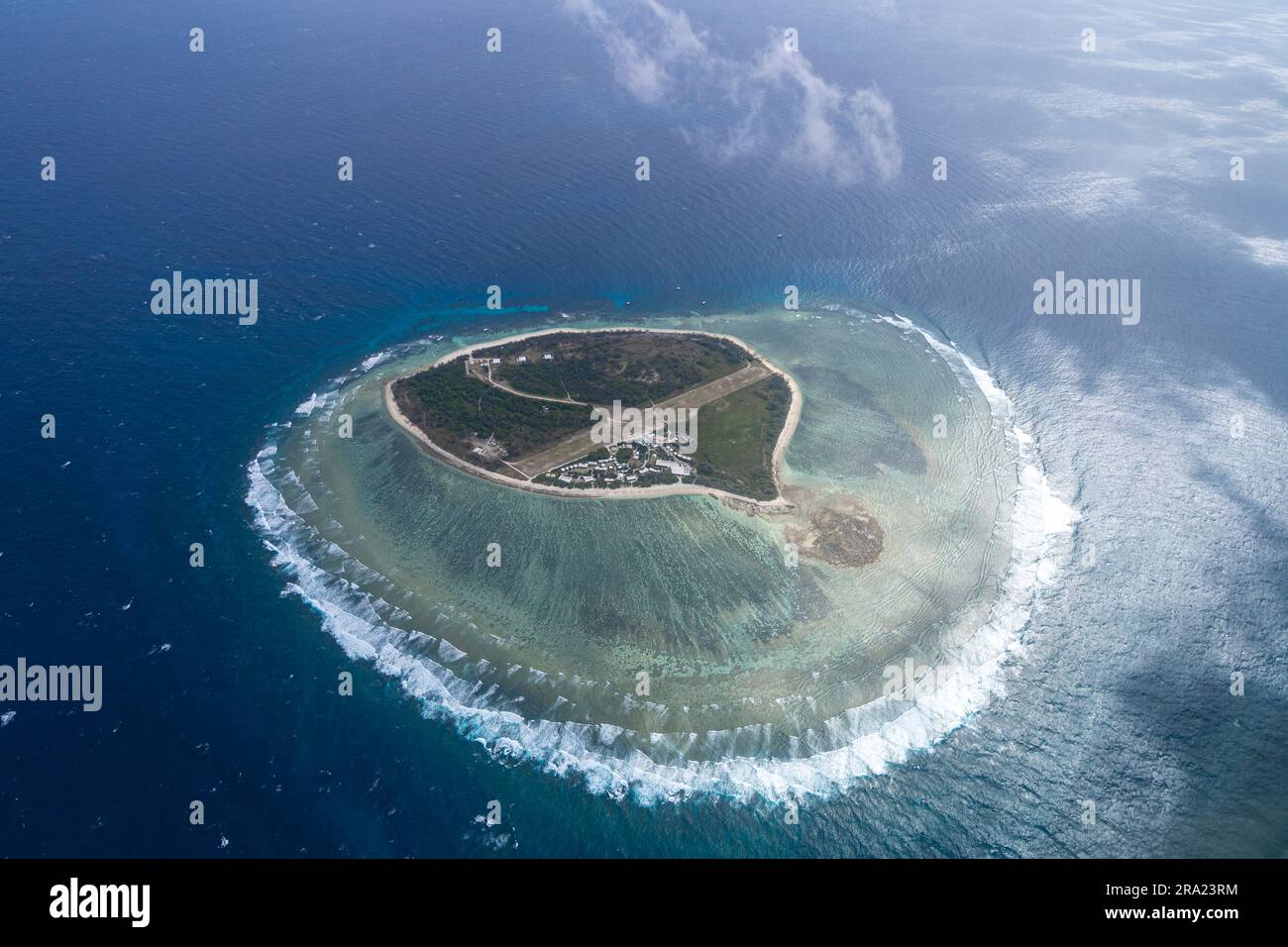 Vista aerea dell'isola di Lady Elliot e della barriera corallina circostante. Grande Barriera Corallina meridionale, Queensland, Australia Foto Stock