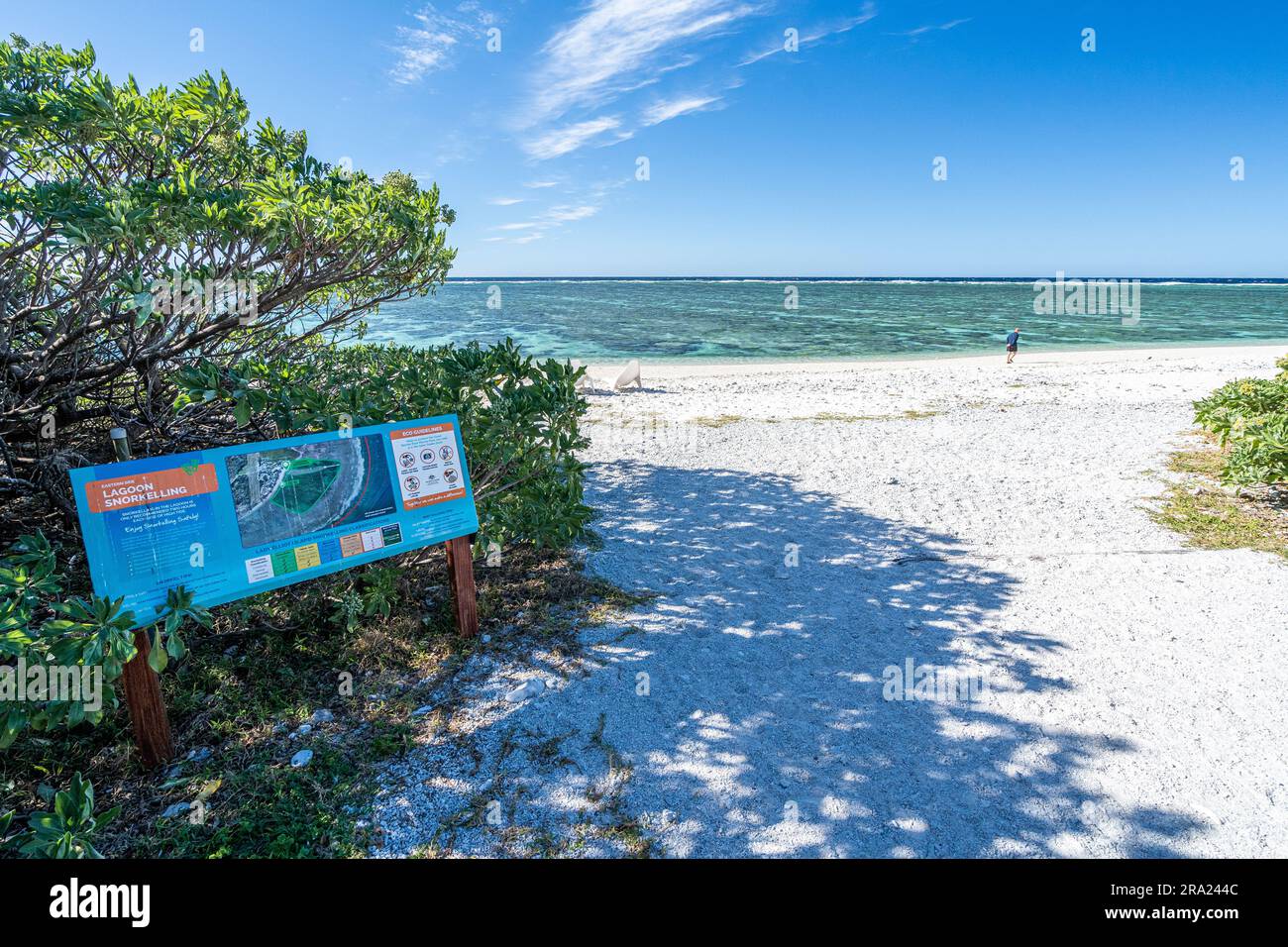 Cartello informativo accanto alla spiaggia di Lagoon, Lady Elliot Island Eco Resort, Queensland, Australia Foto Stock