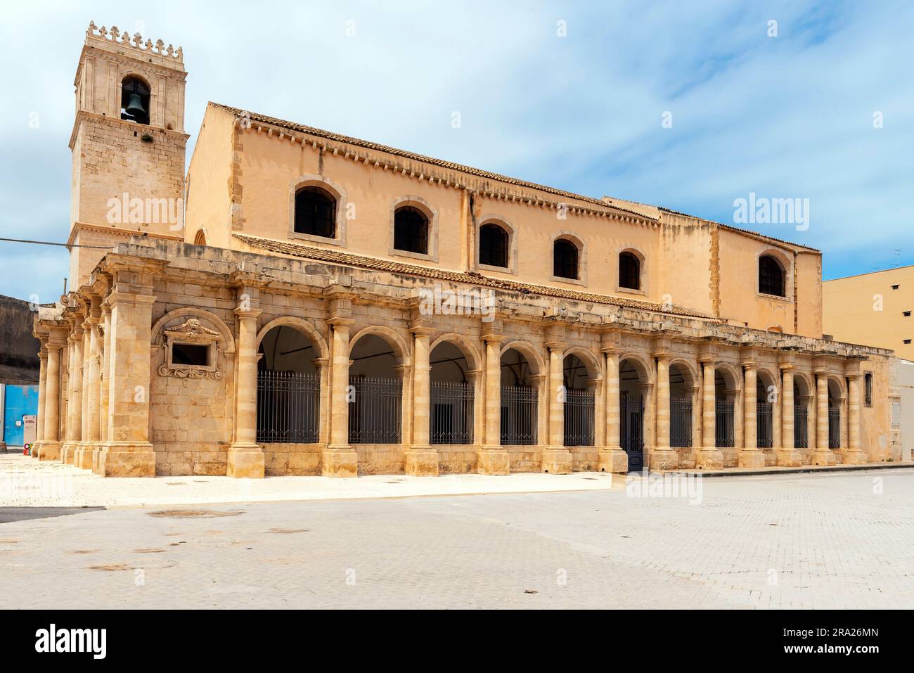 Santuario di Santa Lucia al Sepolcro. Sicilia, Italia. La chiesa fu costruita intorno al 1100 dai Normanni e di pianta normanna con pianta basilicale, cl Foto Stock