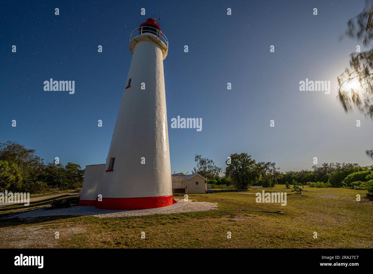 Faro di Lady Elliot Island, sito patrimonio dell'umanità, fotografato al chiaro di luna, Lady Elliot Island, Queensland, Australia Foto Stock