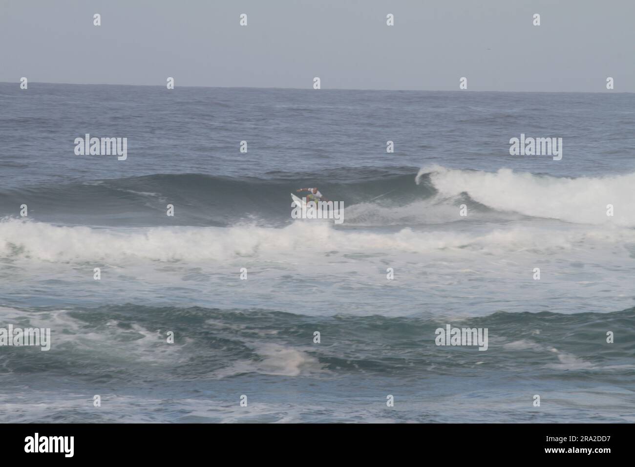 Saquarema, Brasile. 30 giugno 2023. Jadson Andre (BRA), questo venerdì (30) durante il vivo Rio Pro Saquarema 2023 tappa brasiliana del World Surf League (WSL) World Surf Championship, tenutosi a Itaúna Beach a Saquarema, RJ. Crediti: Luiz Gomes/FotoArena/Alamy Live News Foto Stock