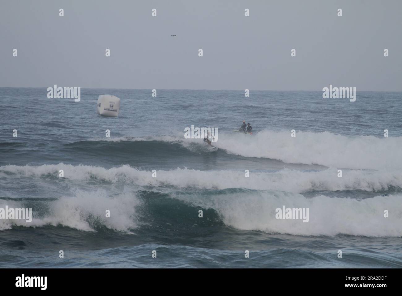 Saquarema, Brasile. 30 giugno 2023. Jadson Andre (BRA), questo venerdì (30) durante il vivo Rio Pro Saquarema 2023 tappa brasiliana del World Surf League (WSL) World Surf Championship, tenutosi a Itaúna Beach a Saquarema, RJ. Crediti: Luiz Gomes/FotoArena/Alamy Live News Foto Stock