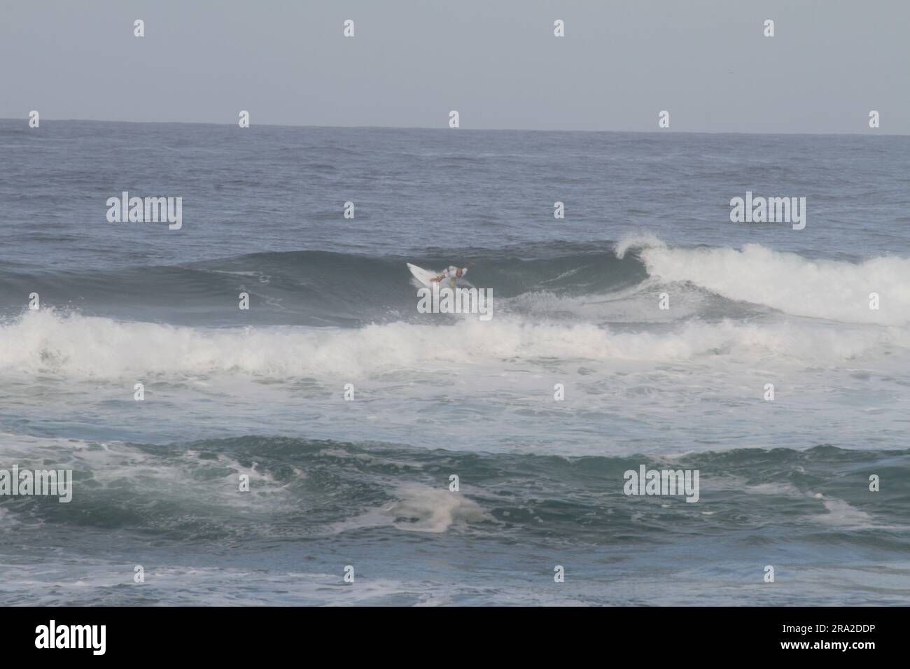 Saquarema, Brasile. 30 giugno 2023. Jadson Andre (BRA), questo venerdì (30) durante il vivo Rio Pro Saquarema 2023 tappa brasiliana del World Surf League (WSL) World Surf Championship, tenutosi a Itaúna Beach a Saquarema, RJ. Crediti: Luiz Gomes/FotoArena/Alamy Live News Foto Stock