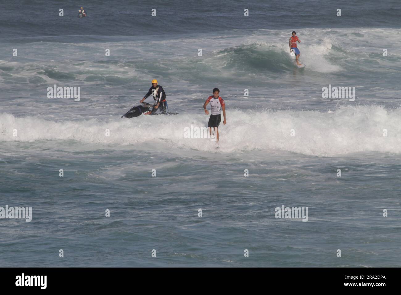 Saquarema, Brasile. 30 giugno 2023. Samuel Pupo (BRA), questo venerdì (30) durante il vivo Rio Pro Saquarema 2023 tappa brasiliana del World Surf League (WSL) World Surf Championship, tenutosi a Itaúna Beach a Saquarema, RJ. Crediti: Luiz Gomes/FotoArena/Alamy Live News Foto Stock