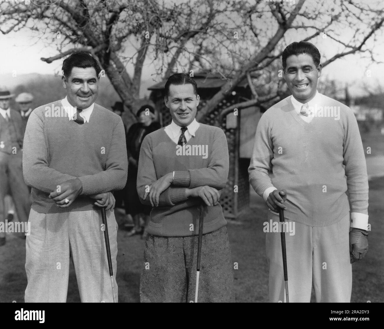 Ritratto di tre golfisti professionisti, Olin Dutra, Bobby Jones (centro), Martie Dutra. Foto Stock