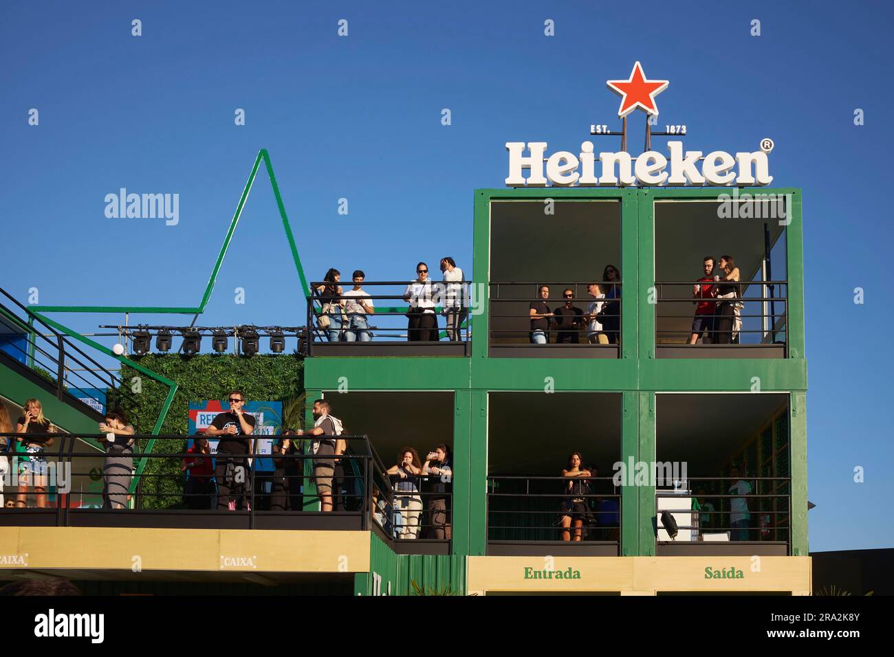 Portogallo, quartiere di Lisbona, Oeiras, Parque de Alges, NOS Alive Music Festival, Heineken Brewery Bar Foto Stock