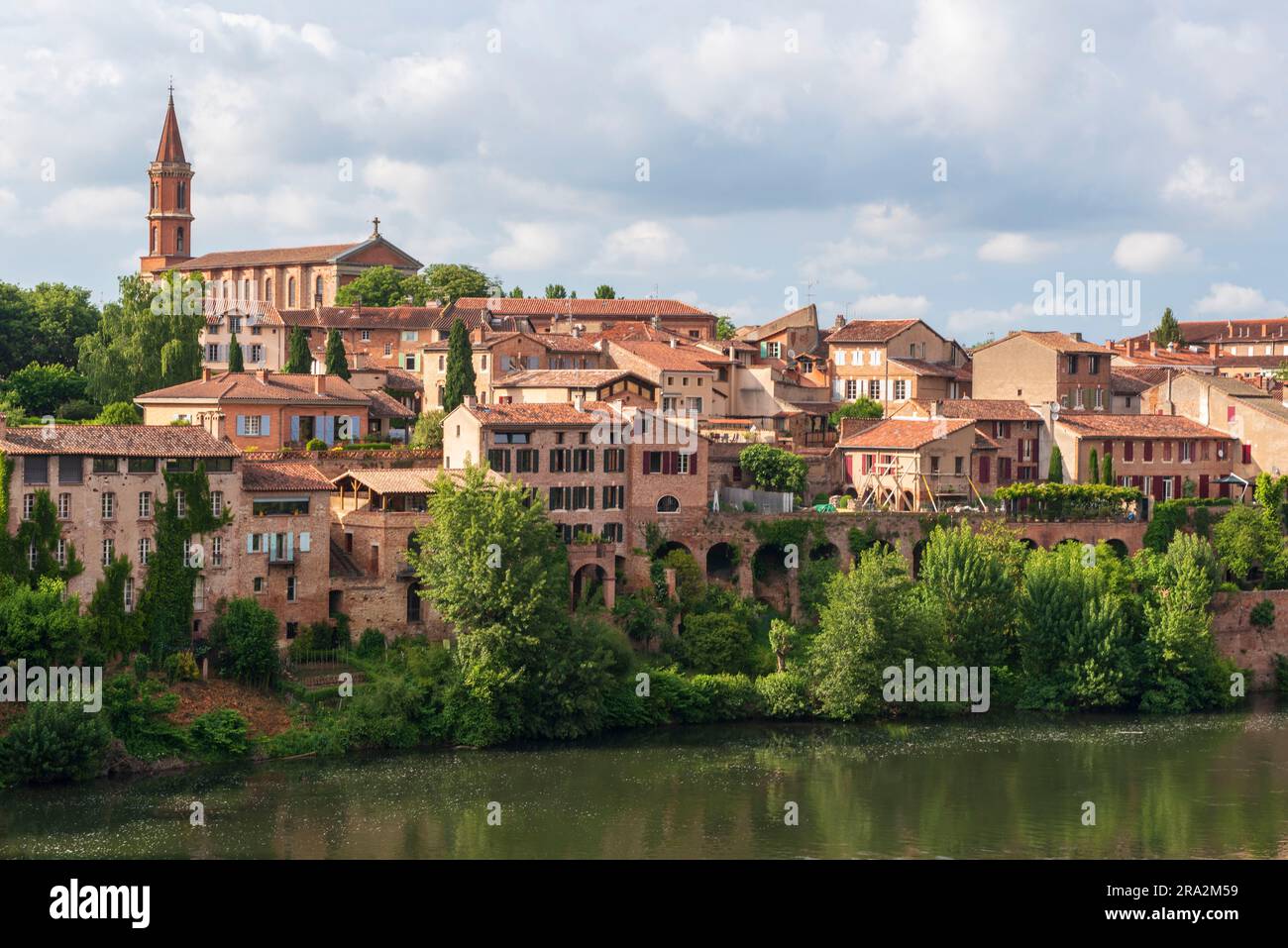 Francia, Tarn, Albi, città episcopale dichiarata Patrimonio dell'Umanità dall'UNESCO, il Tarn Foto Stock