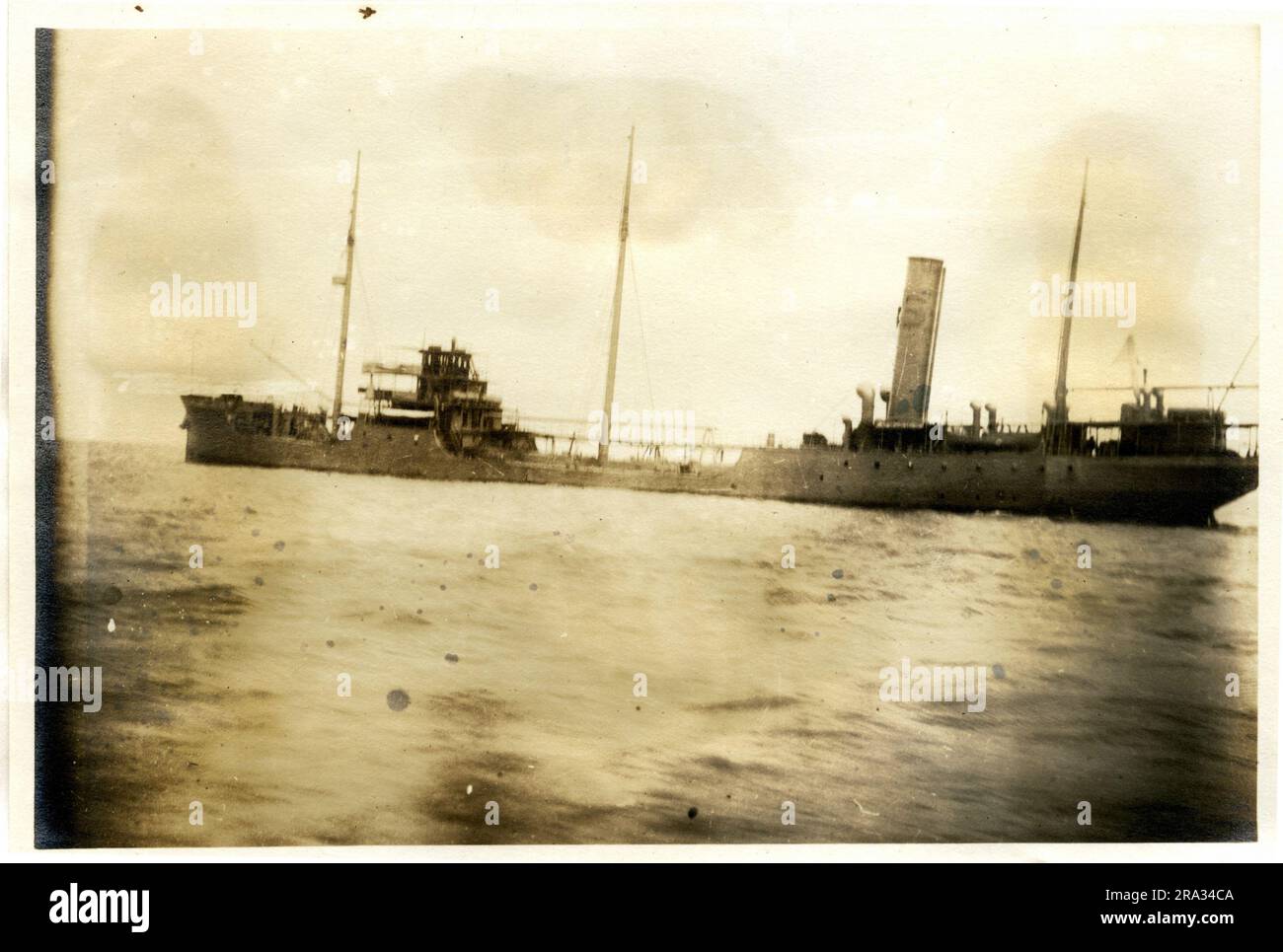 Fotografia della SS Rayo. Fotografia di S. S. Rayo. Data 17 giugno 1918. Nazionalità: - Americana. Tonnellaggio: - 3633. - F. Sandberg. Proprietari: - Std. Oil Co. Da: - Beaumont, texas. Destinazione: - New York, N. Y. dove fotografato: - Charleston, S. C. Sesto distretto navale. Da chi fotografato: - J. B. Dearborn. Data foto: - 8 giugno, 1918.. 1918-06-08T00:00:00. Foto Stock