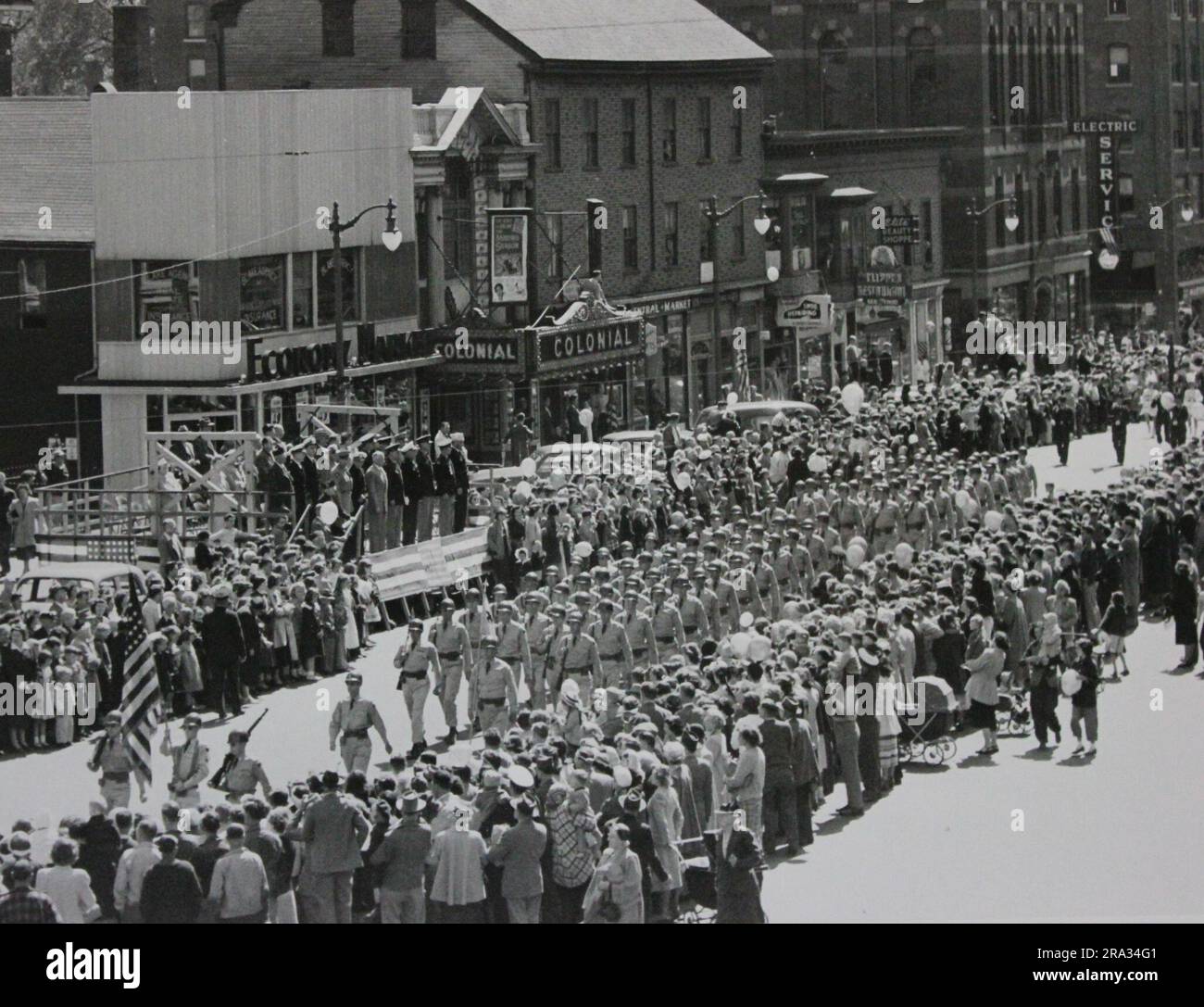Army Unit Marching nella Parata del giorno delle forze armate di Portsmouth. 1951-05-19T00:00:00. Foto Stock