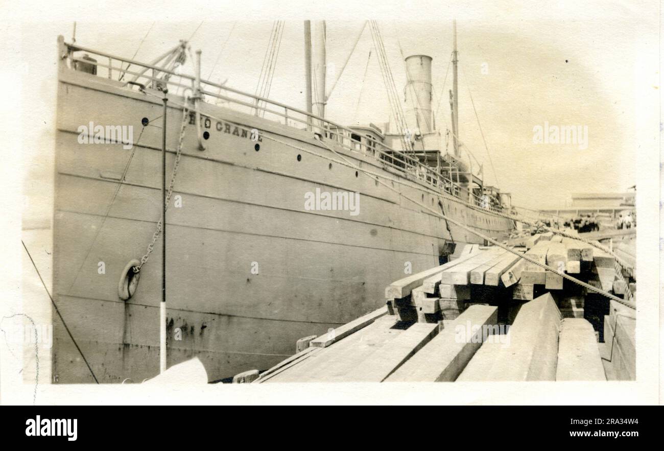 Foto della vista del porto della SS Rio grande. Fotografia di Port View. 17 maggio 1918. Fotografia di- Rio grande: - Nazionalità- americana. Tonnellaggio-2556. Capitano WM. GooGins. Proprietari: Mallory S. S. Co. Dove viene da New York, N. Y. destinazione - New York, N. Y. dove fotografato - Brunswick, GA Sesto distretto navale. Da chi ha fotografato... J. Boyd Dearborn. Data fotografata - 10 maggio 1918.. 1918-05-10T00:00:00. Foto Stock