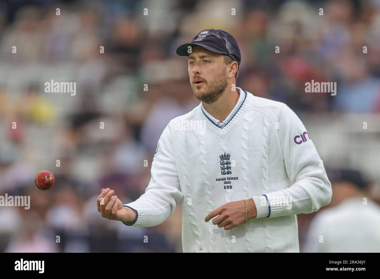 Ollie Robinson of England durante il LV= Insurance Ashes test Series Second test Day 3 Inghilterra contro Australia presso Lords, Londra, Regno Unito, 30 giugno 2023 (foto di Mark Cosgrove/News Images) a Londra, Regno Unito il 30/6/2023. (Foto di Mark Cosgrove/News Images/Sipa USA) Foto Stock