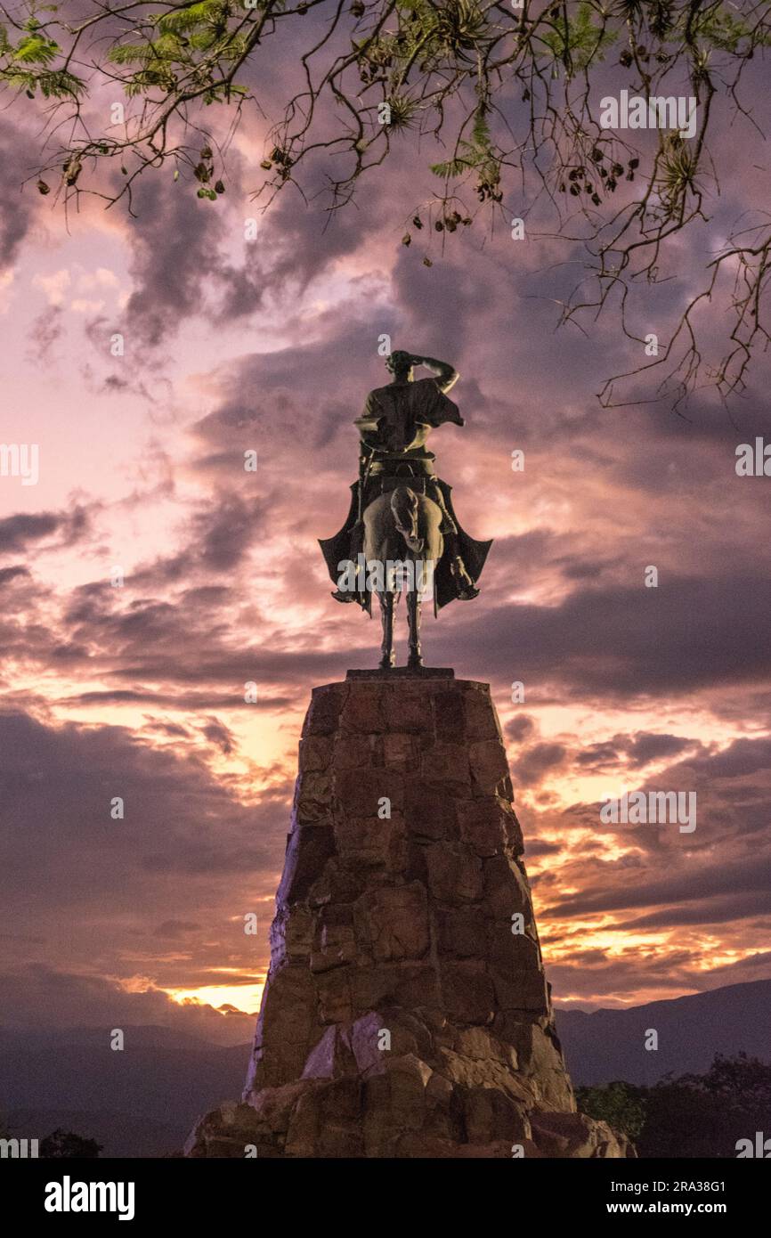 Monumento al generale Güemes nella città di Salta Foto Stock