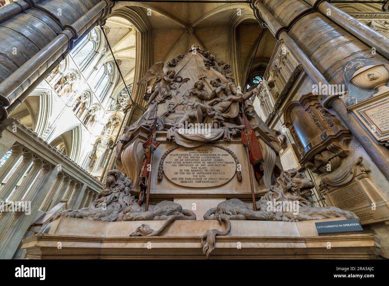 Westminster Abbey, una chiesa storica di Londra che serve come luogo per le incoronazioni, i matrimoni reali e il luogo di sepoltura di persone di spicco. Foto Stock