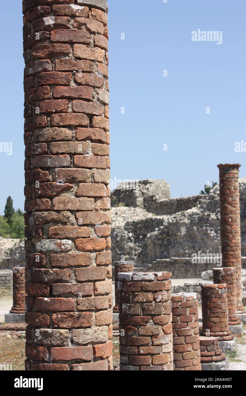 Colonne in mattoni ricostruite nella casa attribuite a Cantaber a Conimbriga, Portogallo Foto Stock