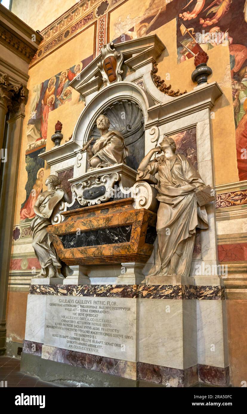 Tomba di Galileo di Vincenzo Bonaiuti de' Galilei nella Basilica di Santa Croce, Firenze, Italia Foto Stock