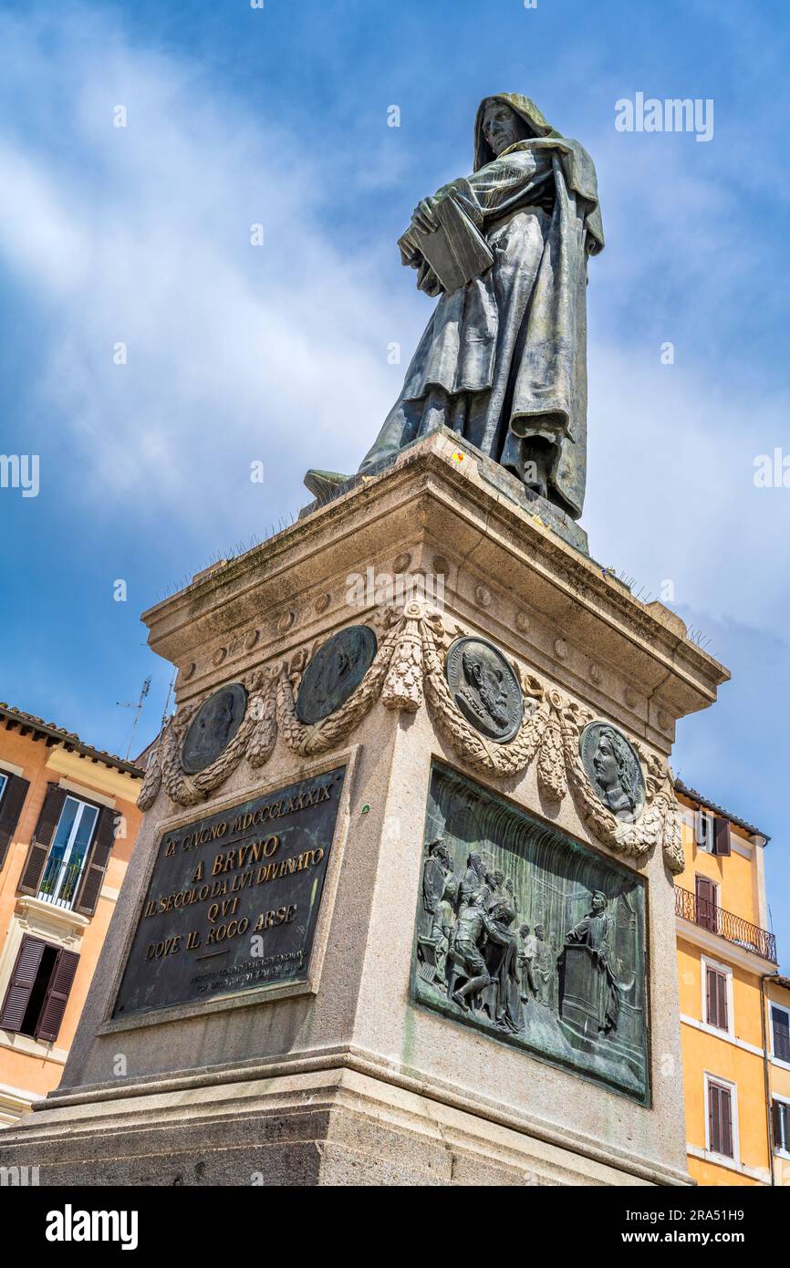 Statua del filosofo Giordano Bruno, campo de' Fiori, Roma, Lazio, Italia Foto Stock