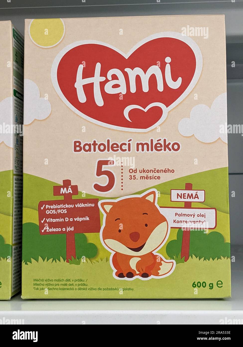 Latte Hami per neonati esposto sugli scaffali di una farmacia, latte in polvere per bambini.repubblica Ceca, Europa Foto Stock