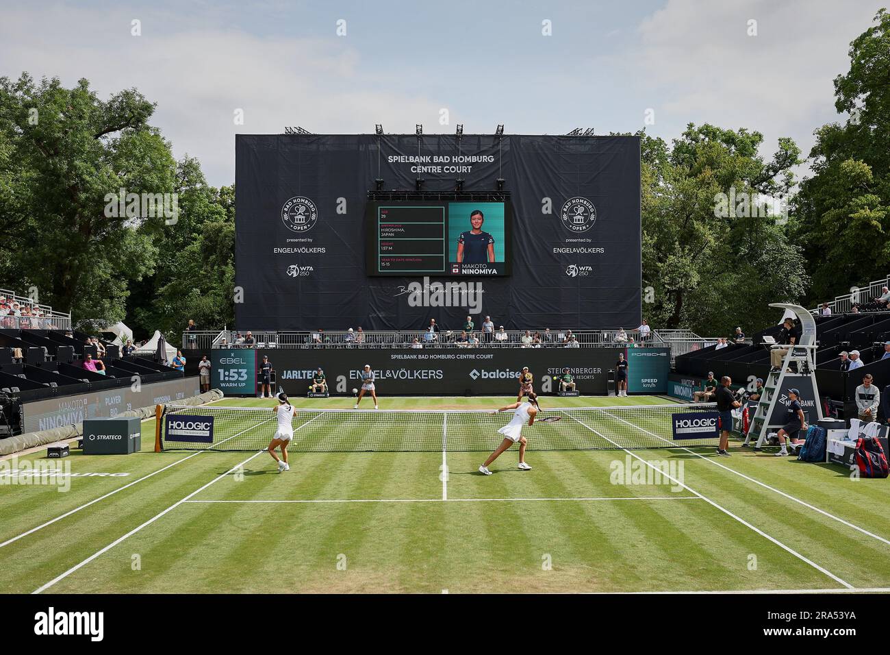 Bad Homburg, Assia, Germania. 30 giugno 2023. MONICA NICULESCU (ROU), eri HUZUMI (JPN), MAKOTO NINOMIYA (JPN), TEREZA MIHALIKOVA (SVK) in azione durante il BAD HOMBURG OPEN presentato da Engel & VÃ¶Lkers - WTA250 - Womens Tennis (immagine di credito: © Mathias Schulz/ZUMA Press Wire) SOLO USO EDITORIALE! Non per USO commerciale! Foto Stock