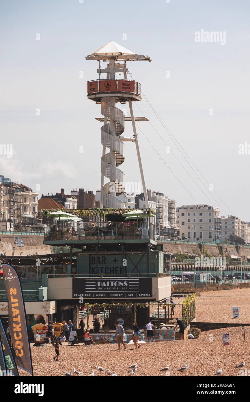 Torre per la zipline a Brighton Beach, Regno Unito Foto Stock
