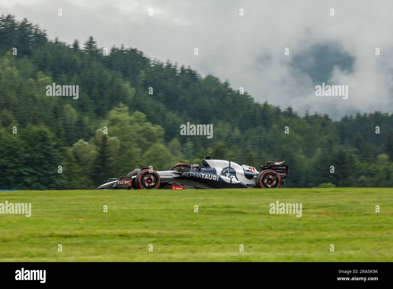 Spielberg, Austria. 1 luglio 2023. Formula 1 Rolex Gran Premio d'Austria al Red Bull Ring, Austria. Nella foto: N. 21 Nyck De Vries (NLD) di Scuderia AlphaTauri in AlphaTauri AT04 durante lo Sprint Shootout © Piotr Zajac/Alamy Live News Foto Stock