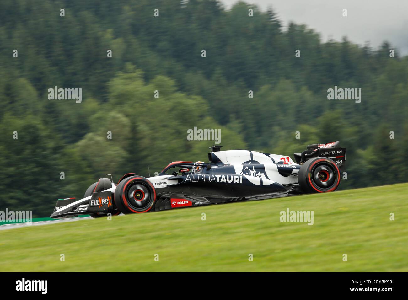 Spielberg, Austria. 1 luglio 2023. Formula 1 Rolex Gran Premio d'Austria al Red Bull Ring, Austria. Nella foto: N. 21 Nyck De Vries (NLD) di Scuderia AlphaTauri in AlphaTauri AT04 durante lo Sprint Shootout © Piotr Zajac/Alamy Live News Foto Stock