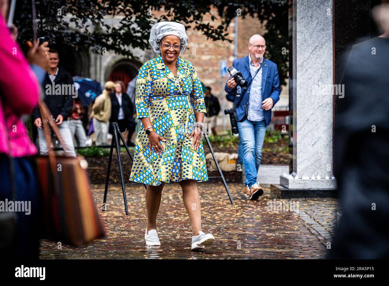 MIDDELBURG - Presidente di Keti Koti Zeeland Angélique Duijndam durante la celebrazione e commemorazione di Keti Koti nella provincia della Zelanda, dove il Commissario del re Han Polman e il sindaco di Middelburg Harald Bergmann si scusano per il passato della schiavitù. Quest'anno ricorre il 150° anniversario della fine della schiavitù sotto il dominio olandese. ANP TOBIAS KLEUVER netherlands Out - belgium Out Foto Stock