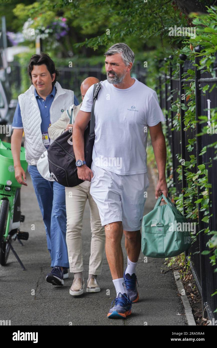 Londra Regno Unito. Ivanišević luglio 2023 Goran Ivanisevic ( -CRO) allenatore di Novak Djokovic arriva all'All England Lawn Tennis Club per allenarsi con 2 giorni fino all'inizio dei Campionati di Wimbledon. Crediti: amer ghazzal/Alamy Live News Foto Stock