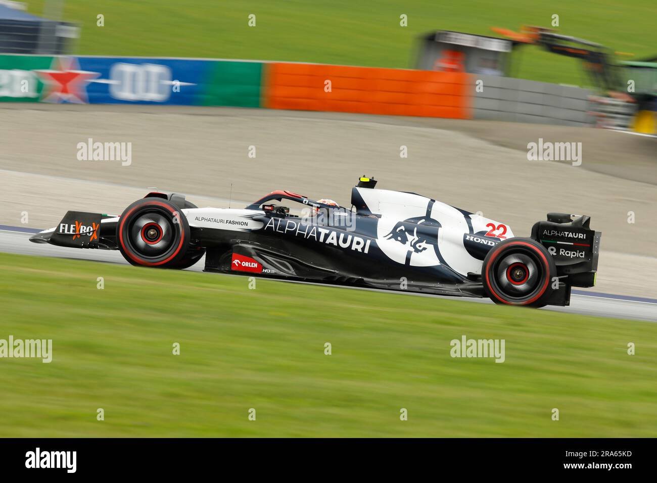 Spielberg, Austria. 1 luglio 2023. Formula 1 Rolex Gran Premio d'Austria al Red Bull Ring, Austria. Nella foto: #22 Yuki Tsunoda (JPN) di Scuderia AlphaTauri in AlphaTauri AT04 durante lo Sprint Shootout © Piotr Zajac/Alamy Live News Foto Stock