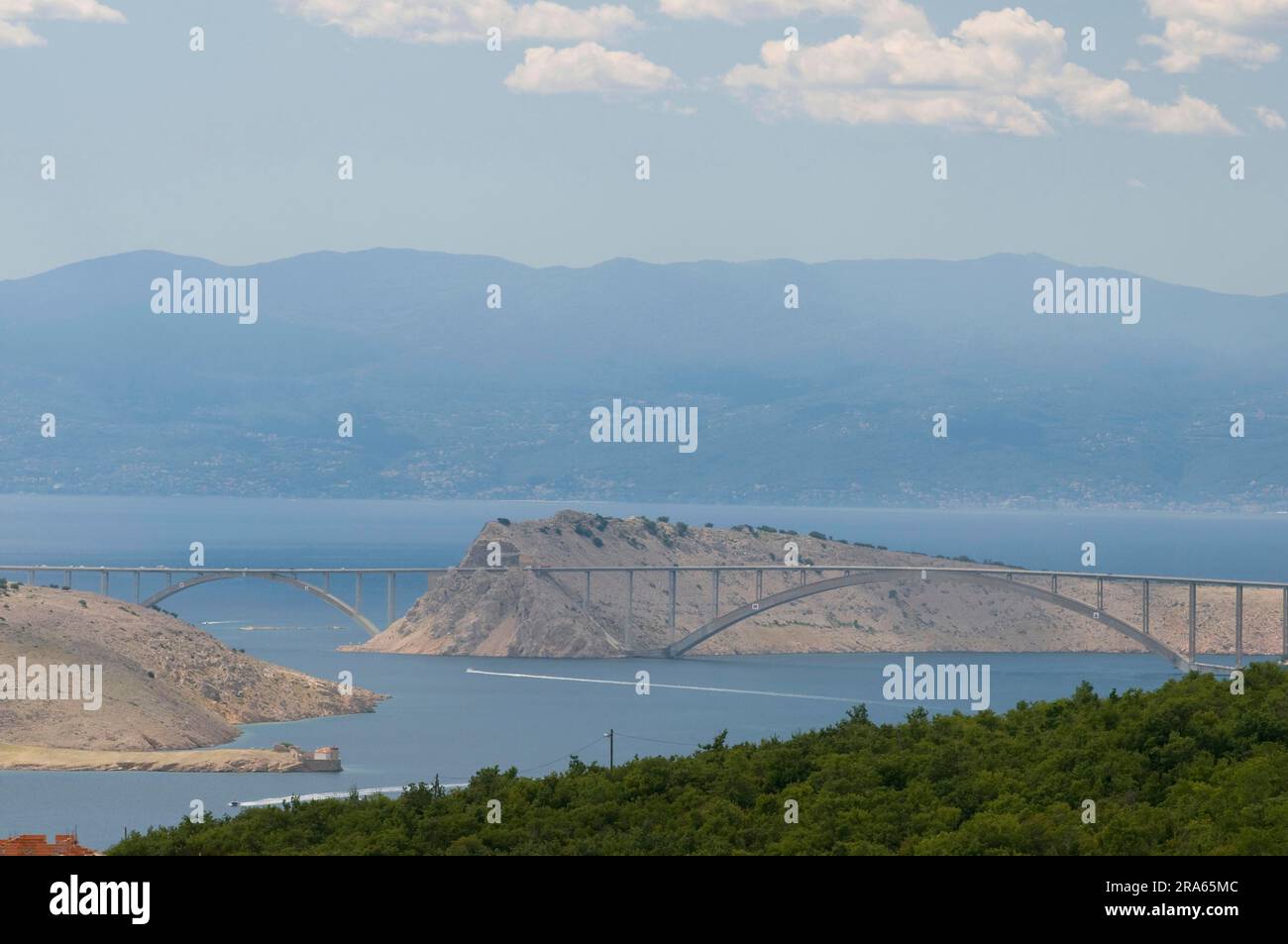 Ponte, collegamento con la terraferma, isola di Krk, Golfo del Quarnero, Croazia Foto Stock