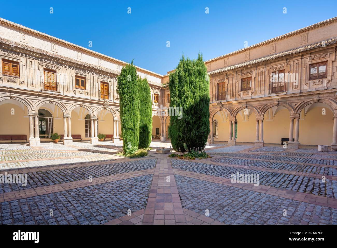 Monastero reale di Santo Domingo Chiostri - Jaen, Spagna Foto Stock