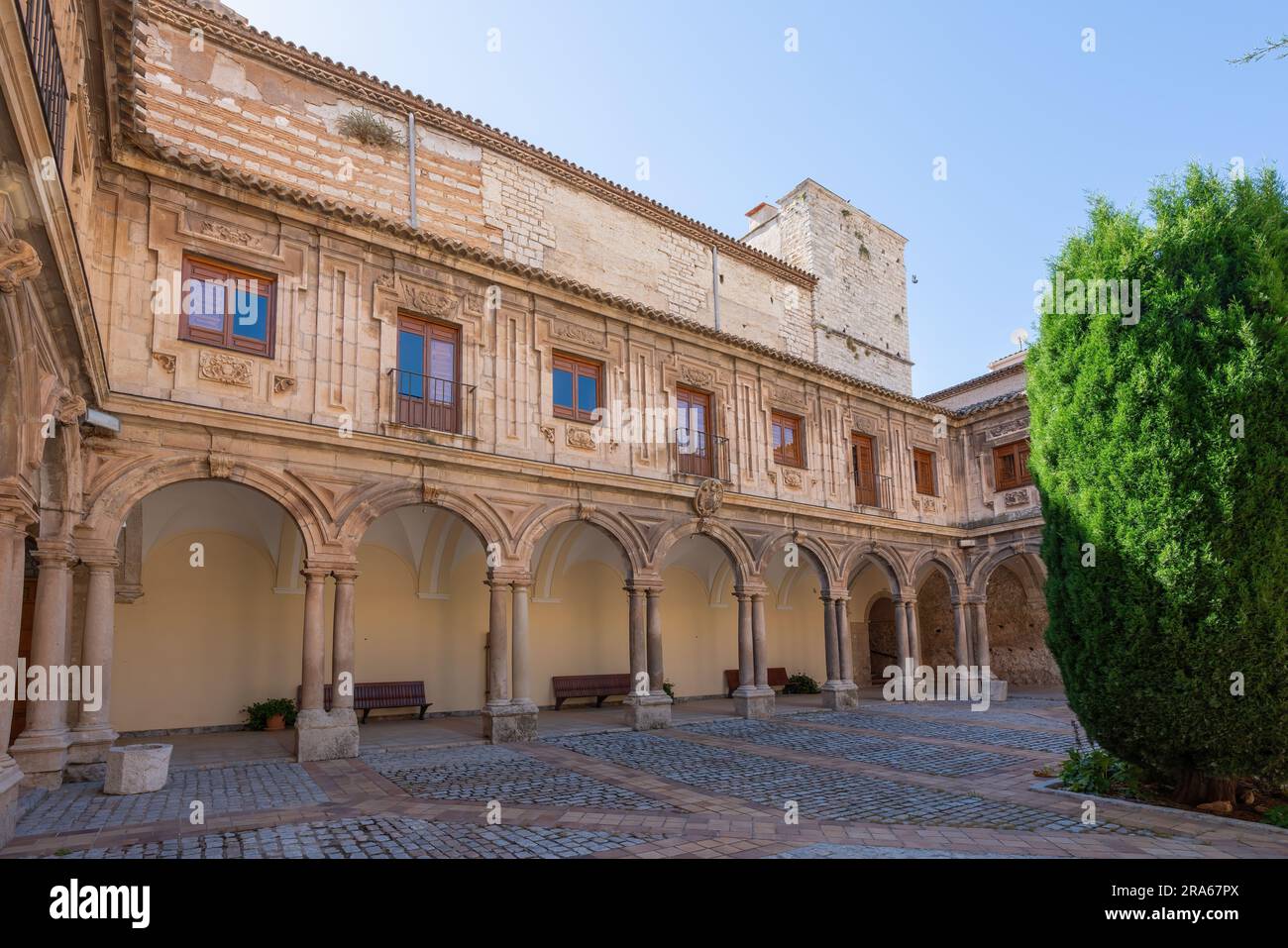 Monastero reale di Santo Domingo Chiostri - Jaen, Spagna Foto Stock