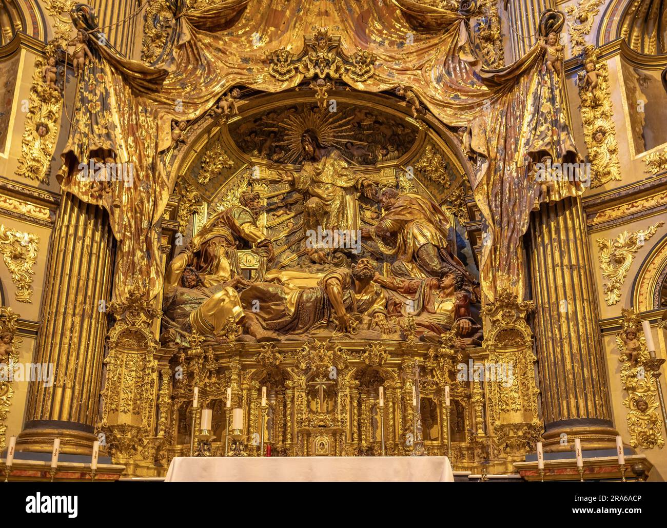 Altare maggiore della Santa Cappella del Salvatore (Sacra Capilla del Salvador) - Ubeda, Jaen, Spagna Foto Stock