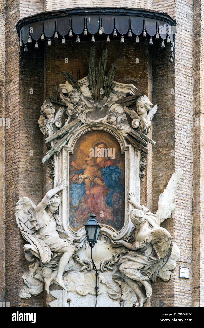 Tradizionale santuario di via Madonnella, Piazza dell'Orologio, Roma, Lazio, Italia Foto Stock