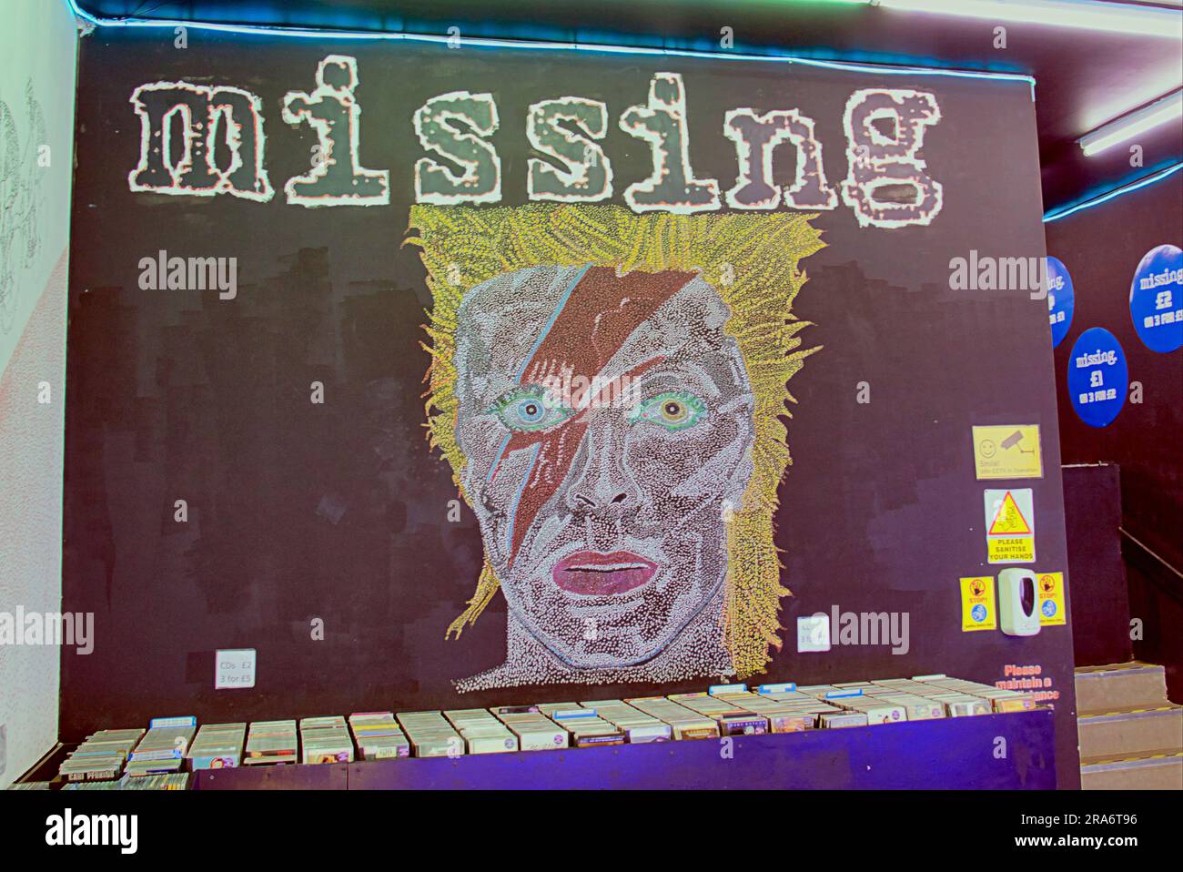 Missing Records, 51 Oswald St, Glasgow G1 4PA david bowie Over Music browsers, negozio indipendente di dischi Foto Stock