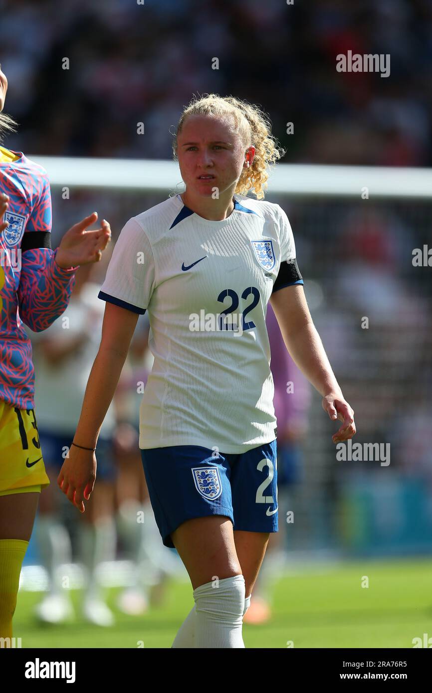 Stadium MK, Milton Keynes, Regno Unito. 1 luglio 2023. Amichevole di calcio internazionale femminile, Inghilterra contro Portogallo; Katie Robinson of England post partita Credit: Action Plus Sports/Alamy Live News Foto Stock