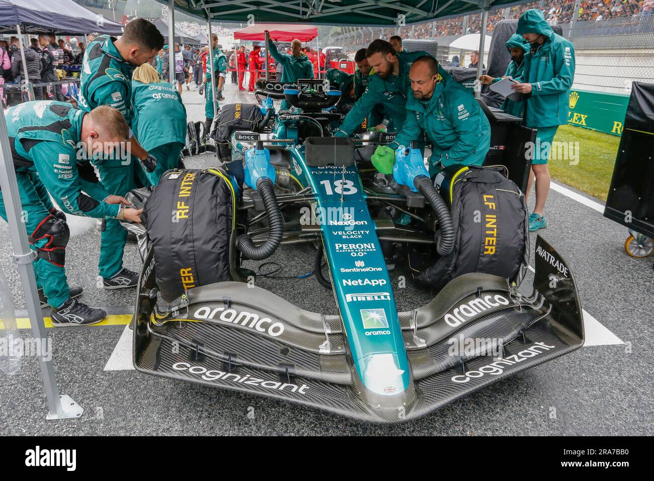 Spielberg, Austria. 1 luglio 2023. Formula 1 Rolex Gran Premio d'Austria al Red Bull Ring, Austria. Sprint Race nella foto: Aston Martin AMR23 in griglia © Piotr Zajac/Alamy Live News Foto Stock