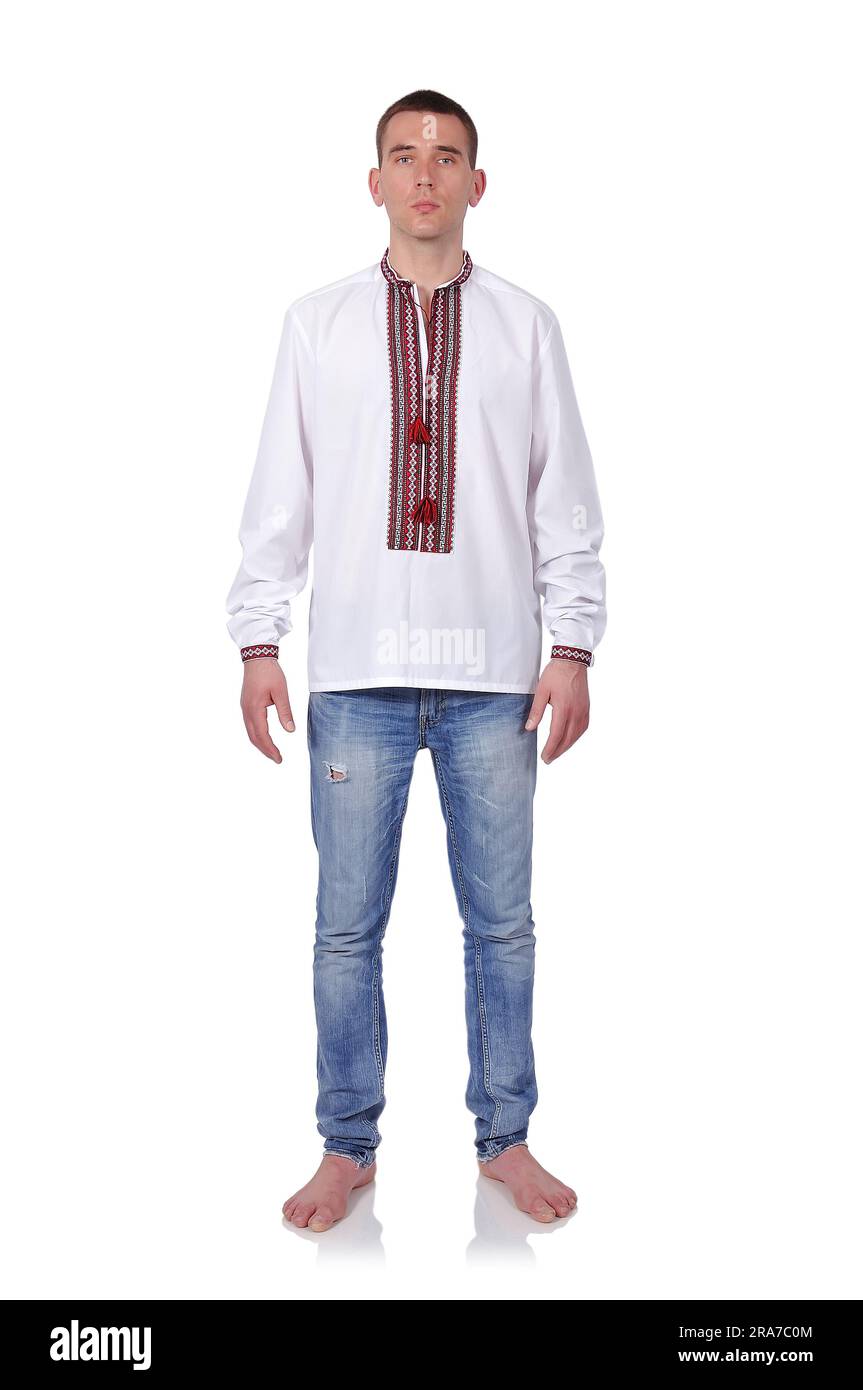 Gay nella camicia ricamata Ucraina su sfondo bianco Foto Stock