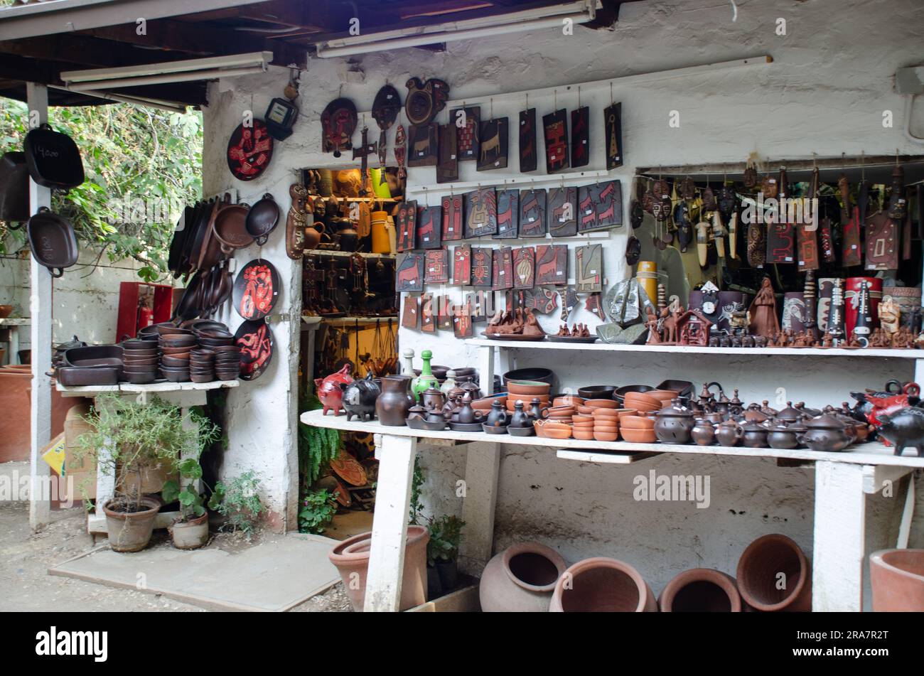 ARTESANÍA en venta en el Parque los Dominicos. Santiago, Cile. Foto Stock